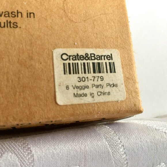 Crate and Barrel NEW Set Of 6 Vegetable Themed Cocktail Hors D'oeuvre Picks - Picture 11 of 12